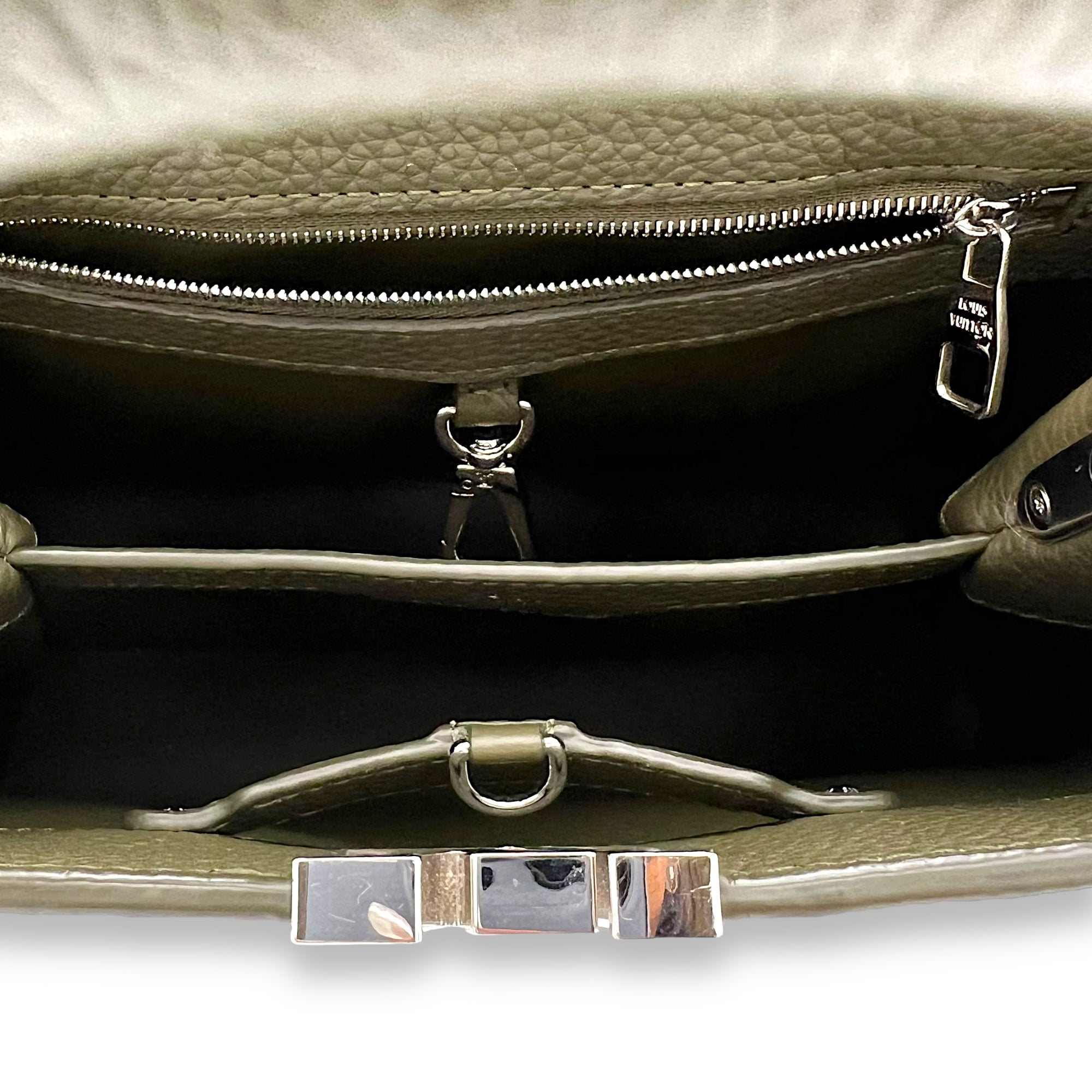 Louis Vuitton Capucines Top Handle Bag BB Green in Taurillon Leather, Silver hardware_6