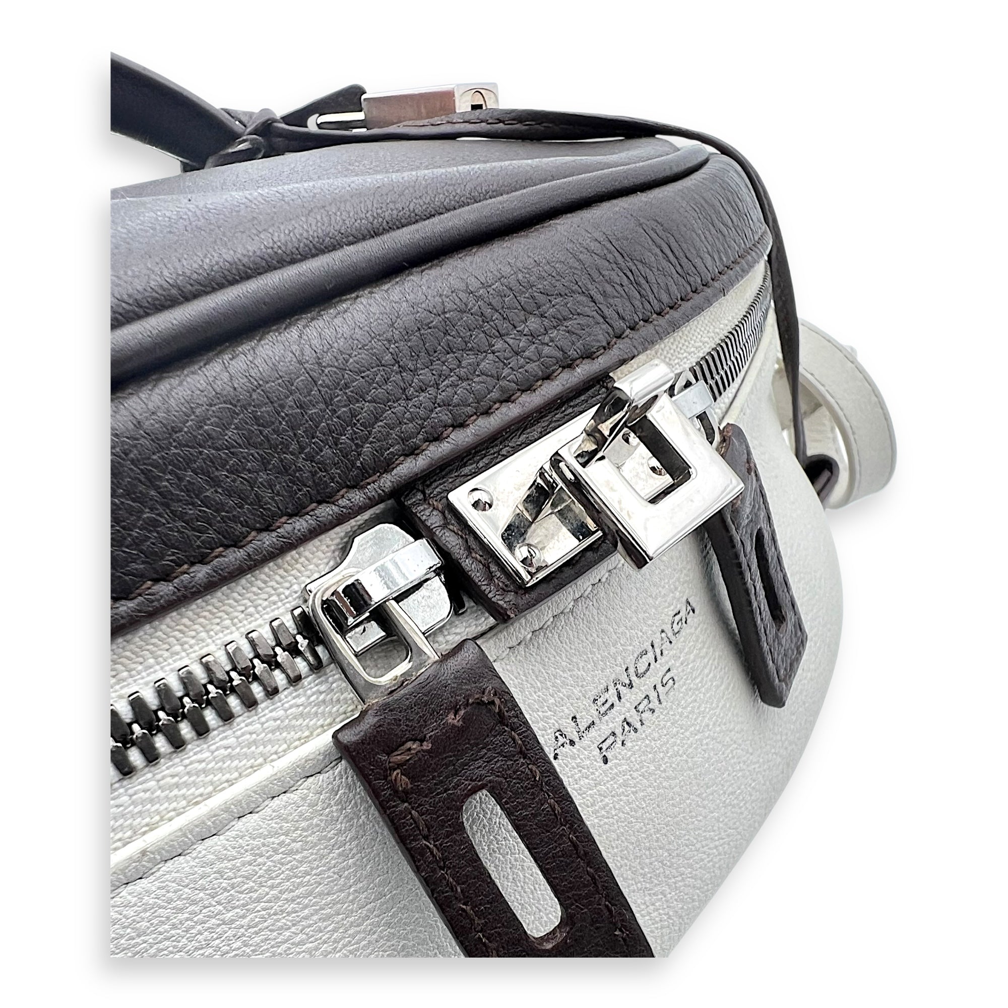 Balenciaga Round Top Handle Bag Black in Calfskin, Silver hardware_15