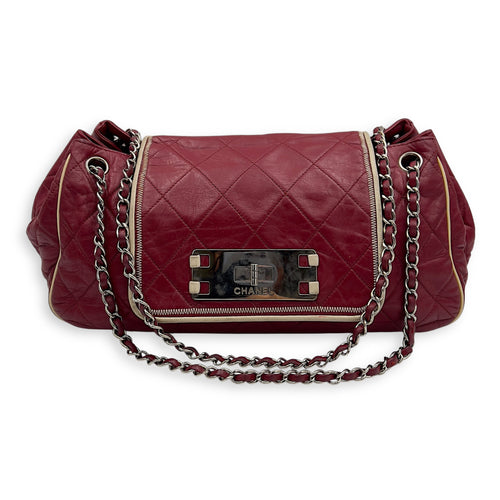Chanel East West Shoulder Bag Red in Calfskin, Silver hardware_13