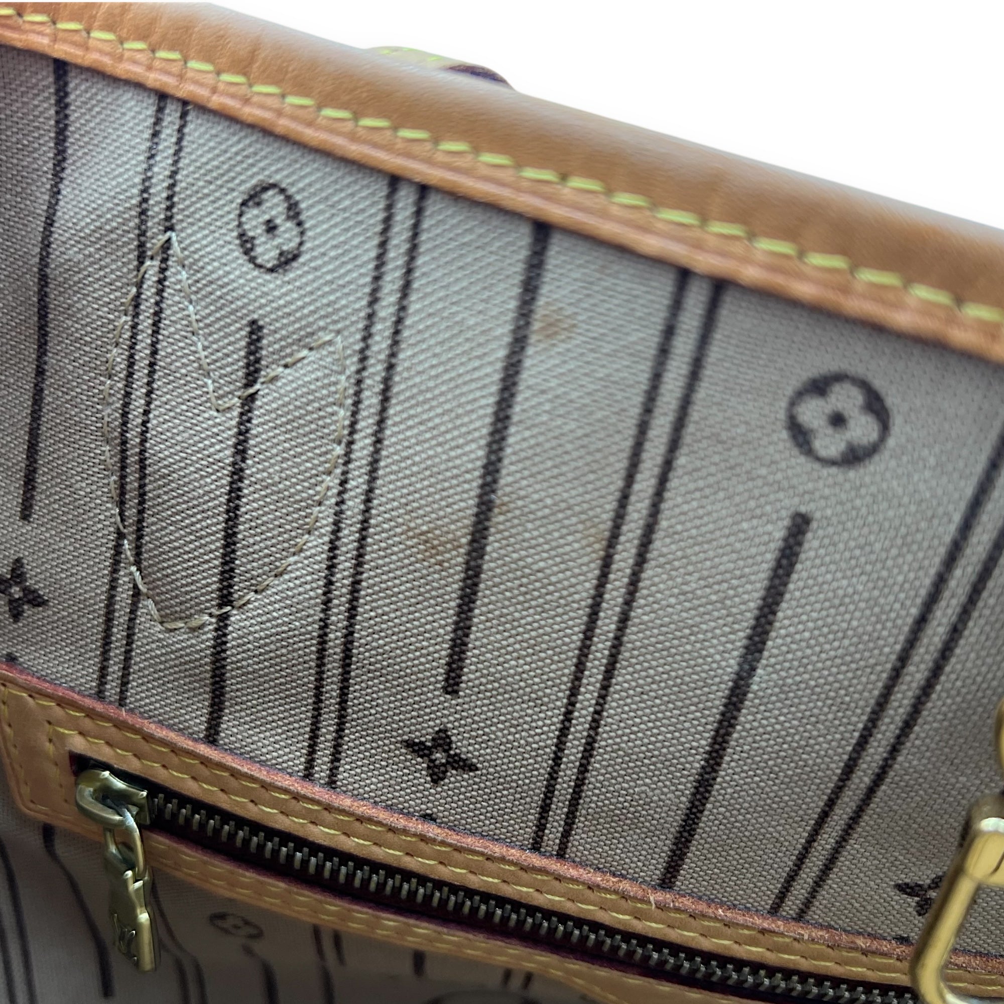 Louis Vuitton Neverfull MM Brown Tote Bag in Monogram Coated Canvas, Gold hardware_15