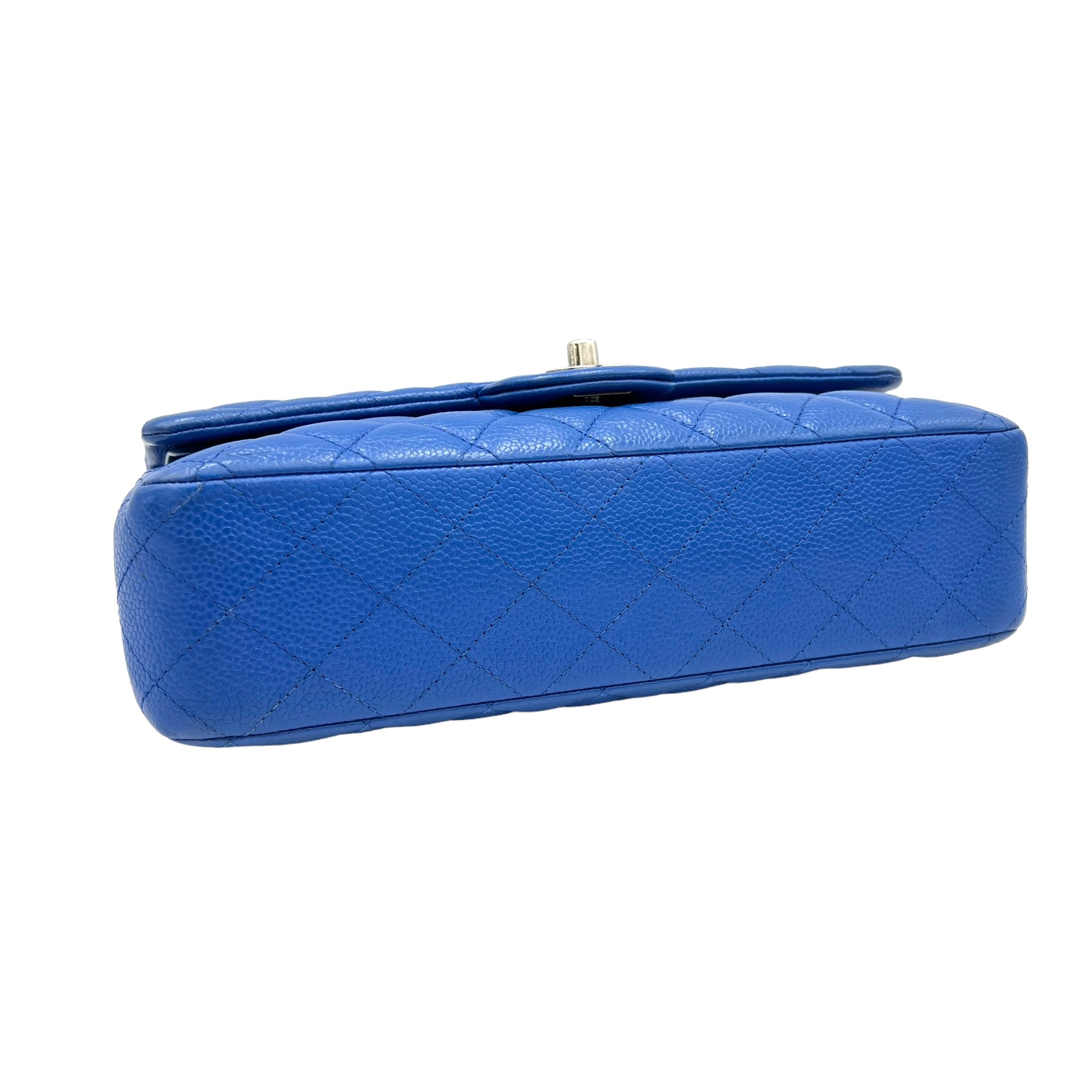 Classic Medium Blue Shoulder Bag in Caviar Leather, Ruthenium hardware