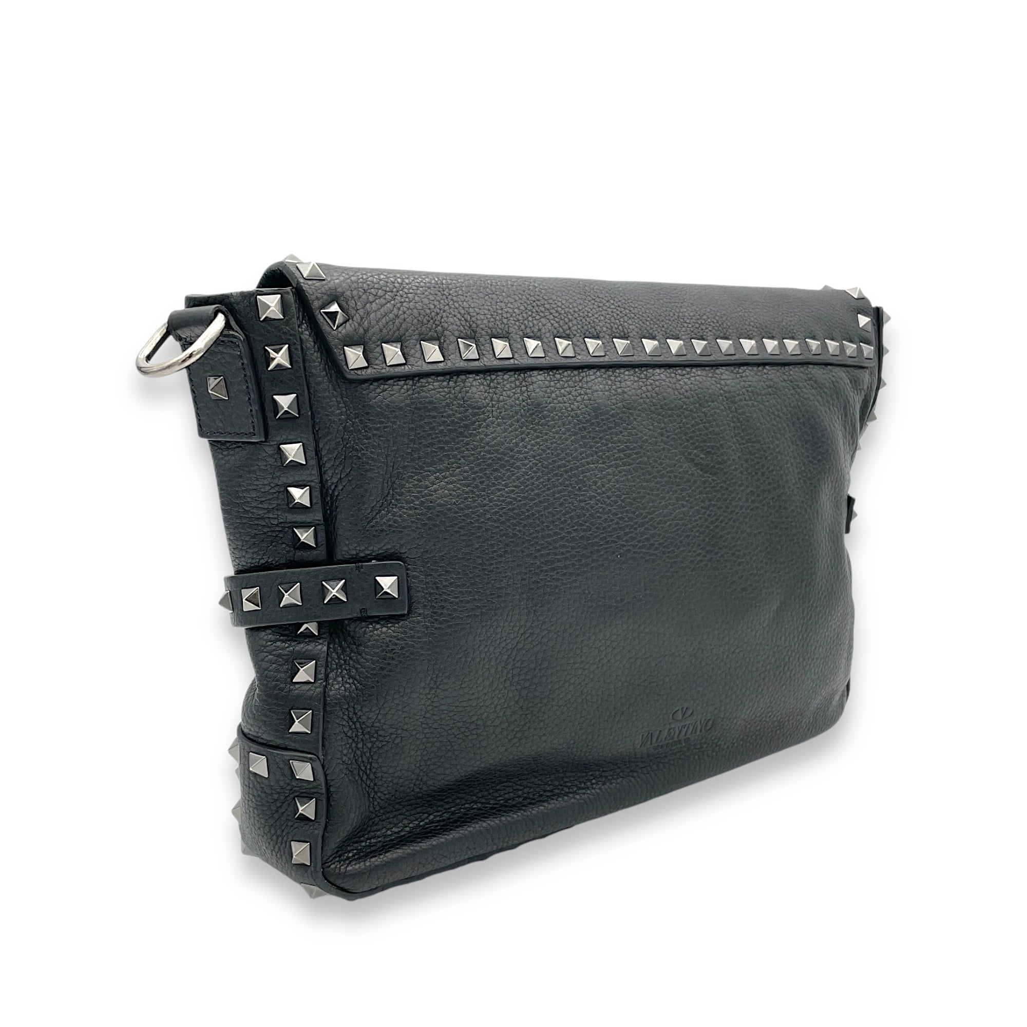 Rockstud Flap Black Messenger in Calfskin, Silver hardware