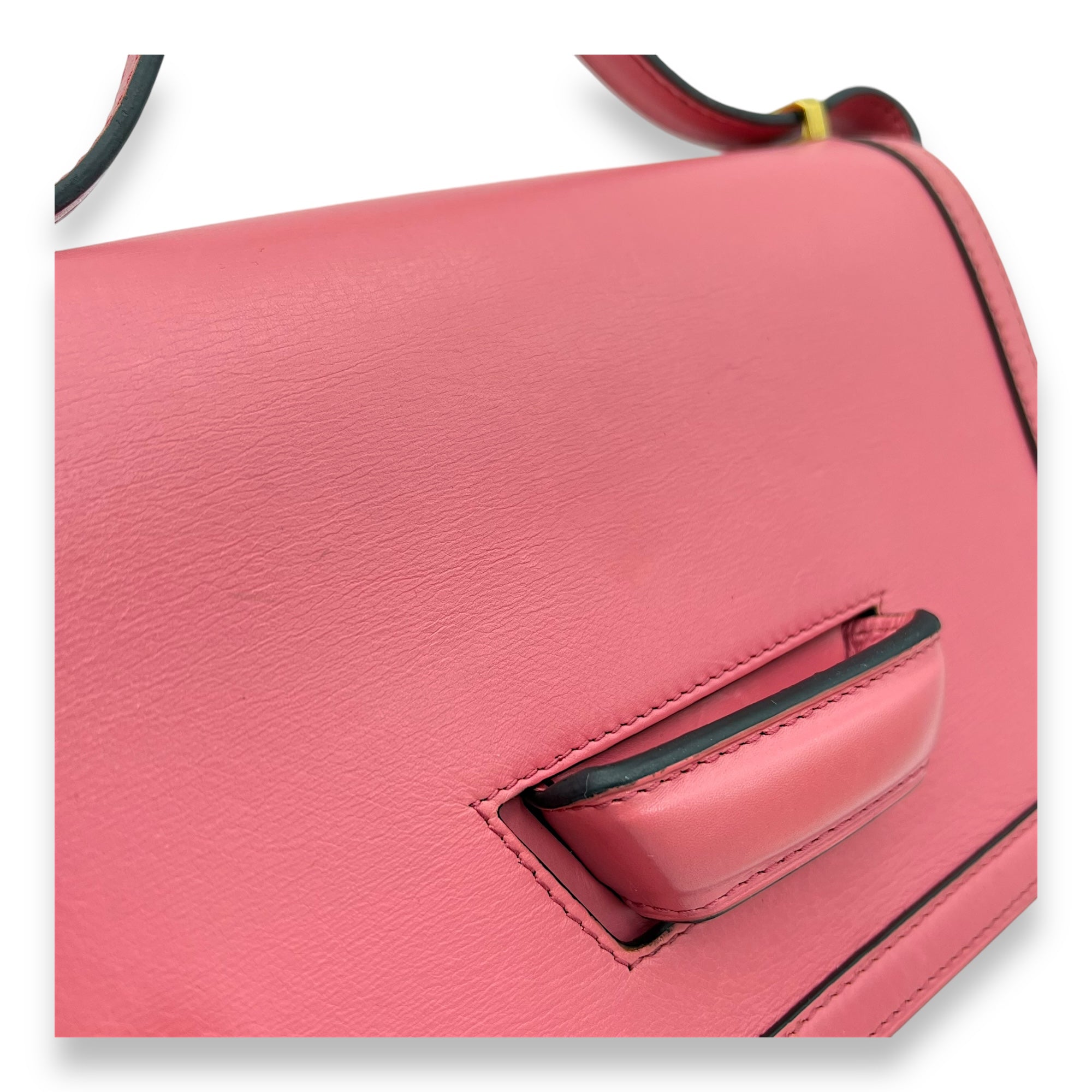 Barcelona Shoulder Bag Pink in Calfskin, Gold hardware