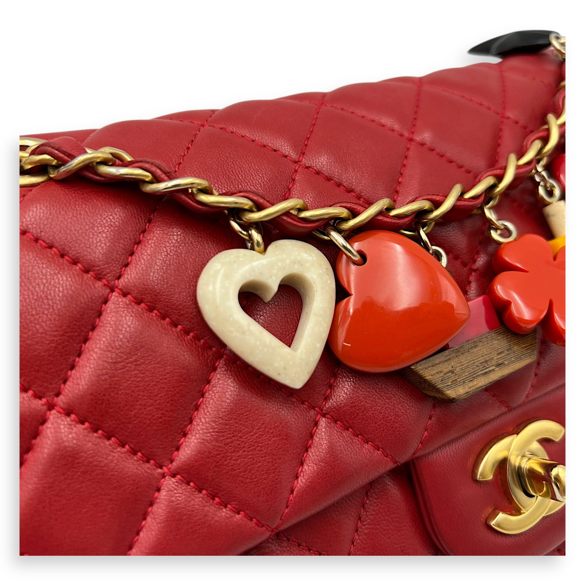 Chanel Cruise Charm Shoulder Bag Red in Lambskin, Gold hardware_16