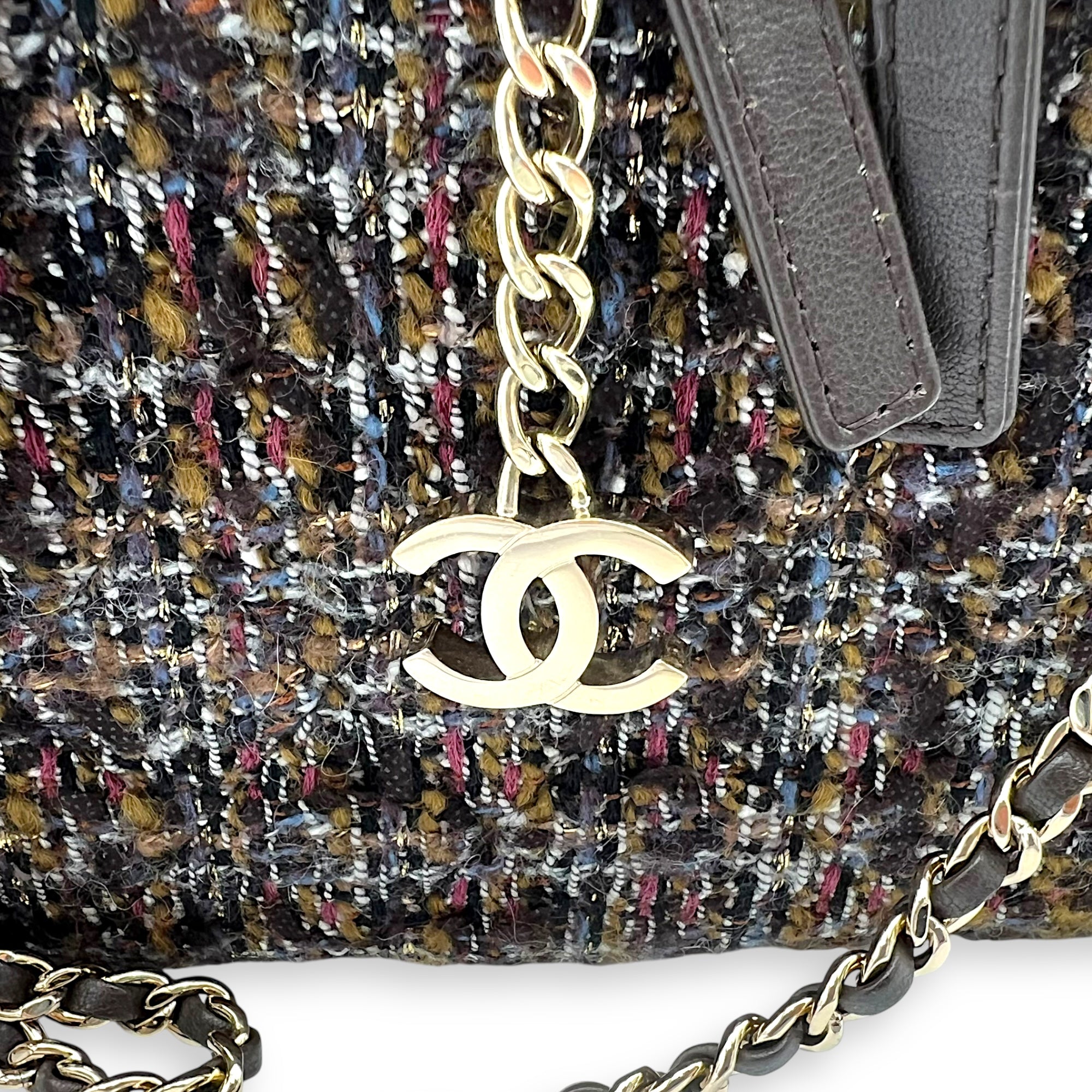Chanel Vanity Case Wood Multi-colour Top Handle Bag in Tweed, Gold hardware_15
