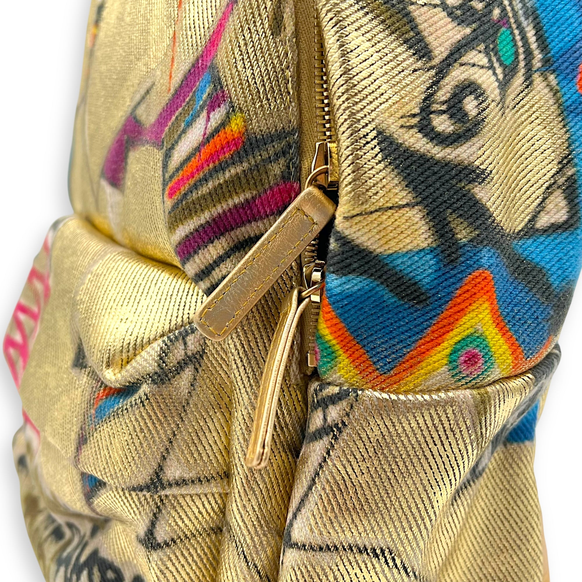 Chanel Grafitti Backpack Gold in Canvas, Gold hardware_14