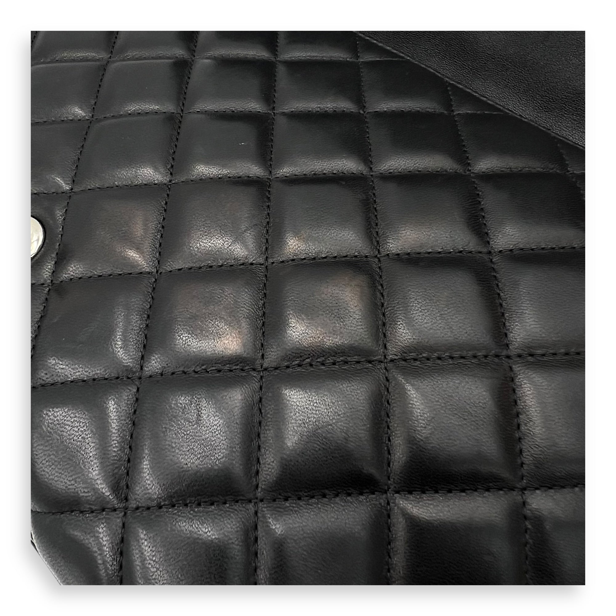 Chanel Classic Maxi Black Shoulder Bag in Lambskin, Silver hardware_10