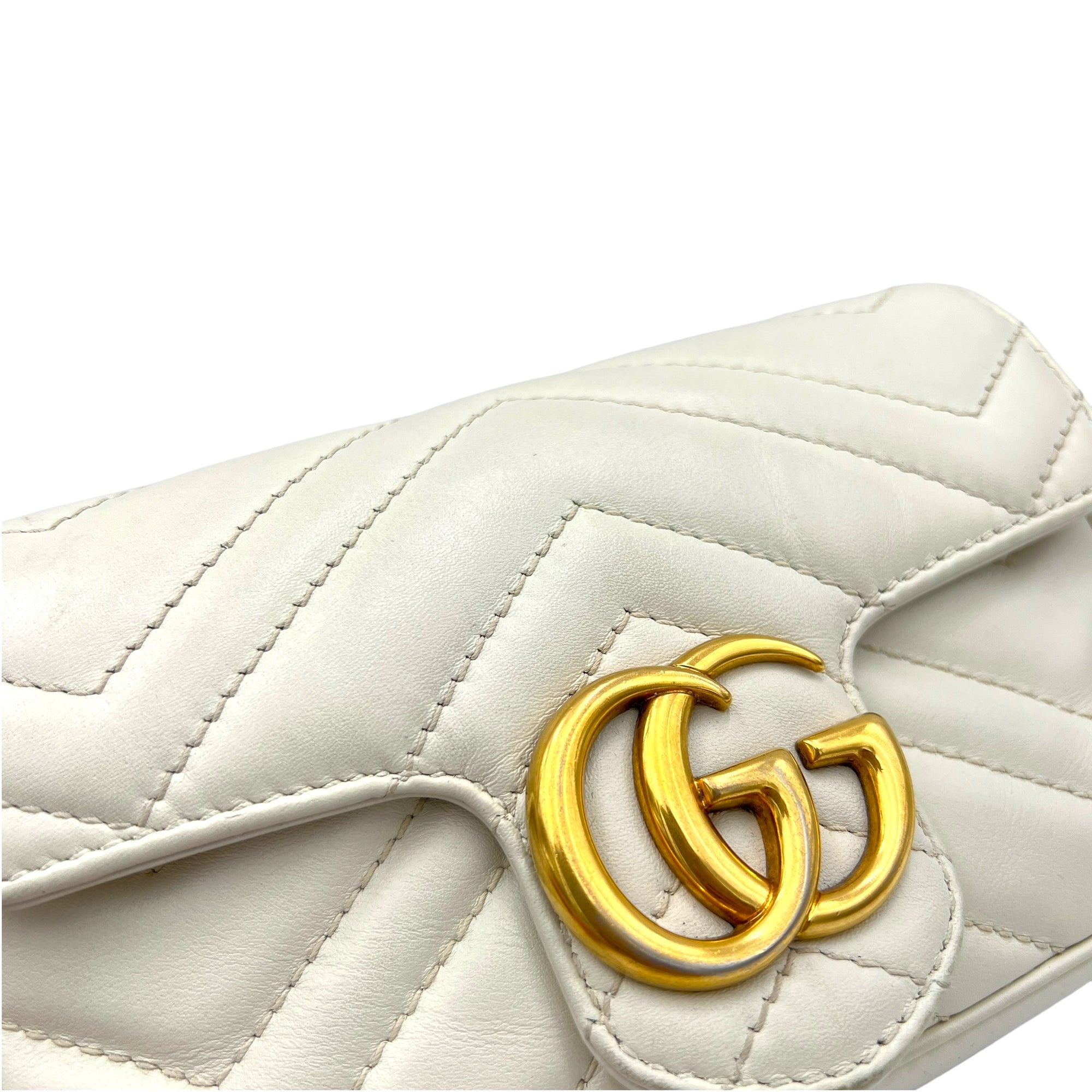 GG Marmont White Crossbody Bag in Calfskin, Gold hardware