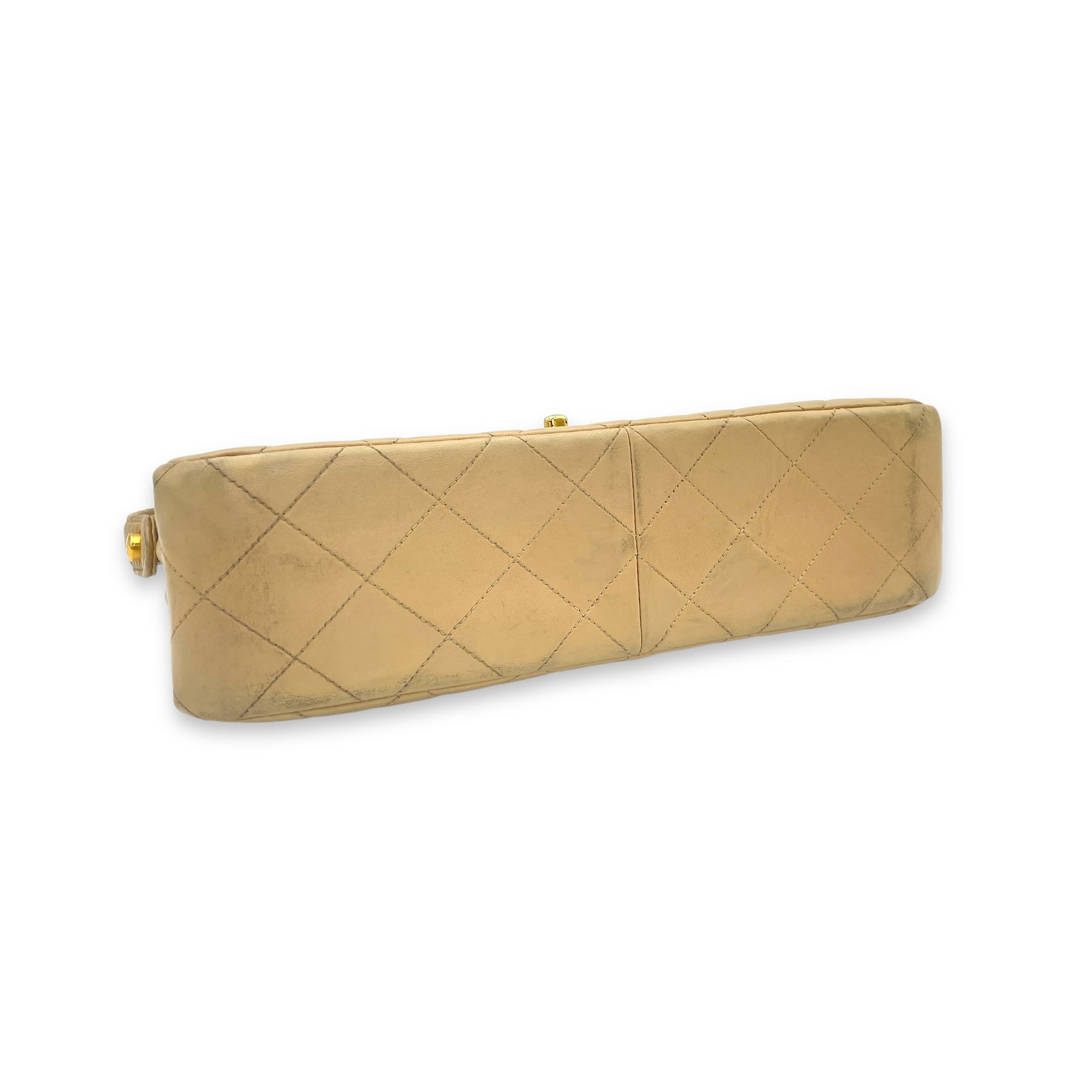 Vintage Classic Flap Shoulder Bag Beige in Lambskin, Gold hardware