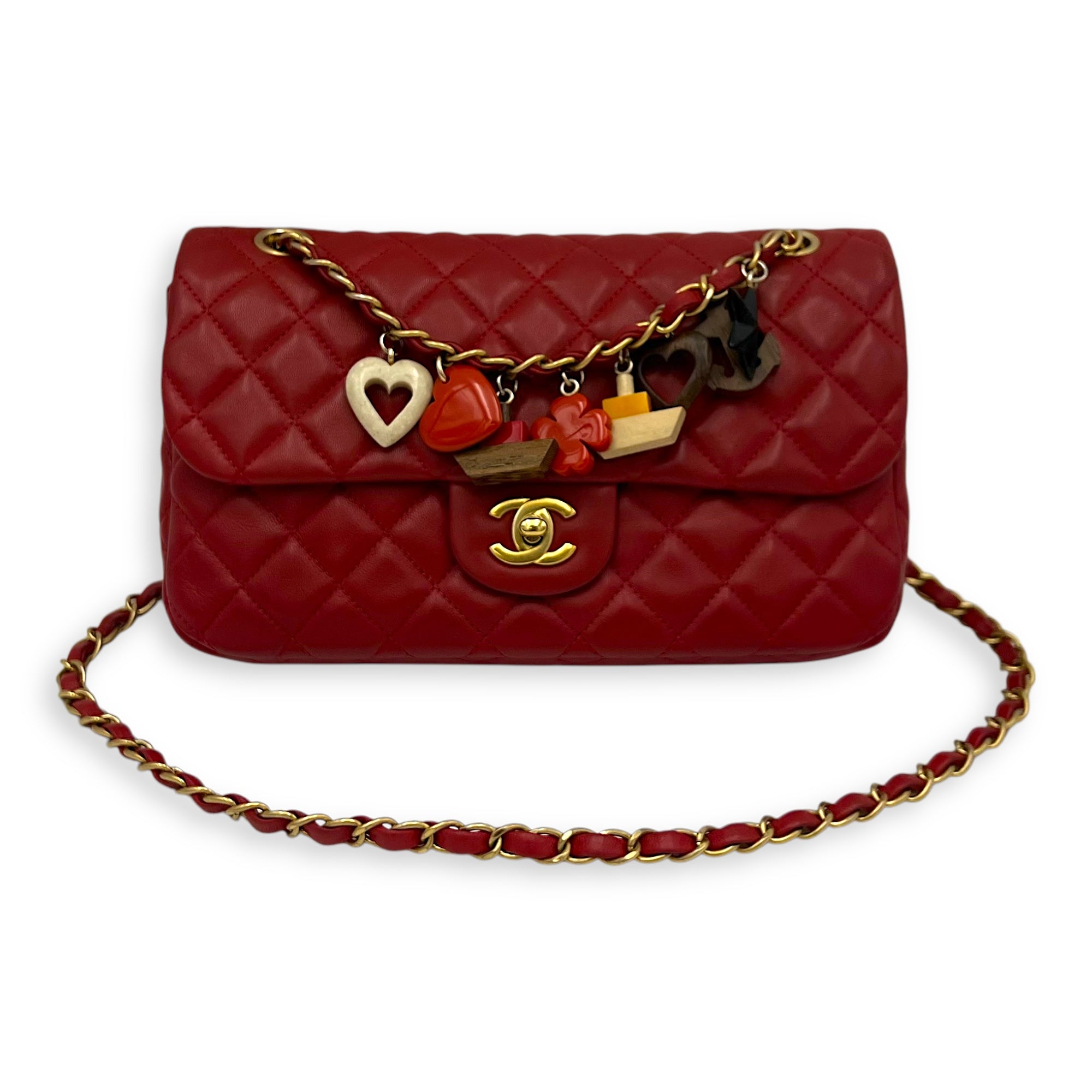 Chanel Cruise Charm Shoulder Bag Red in Lambskin, Gold hardware_17