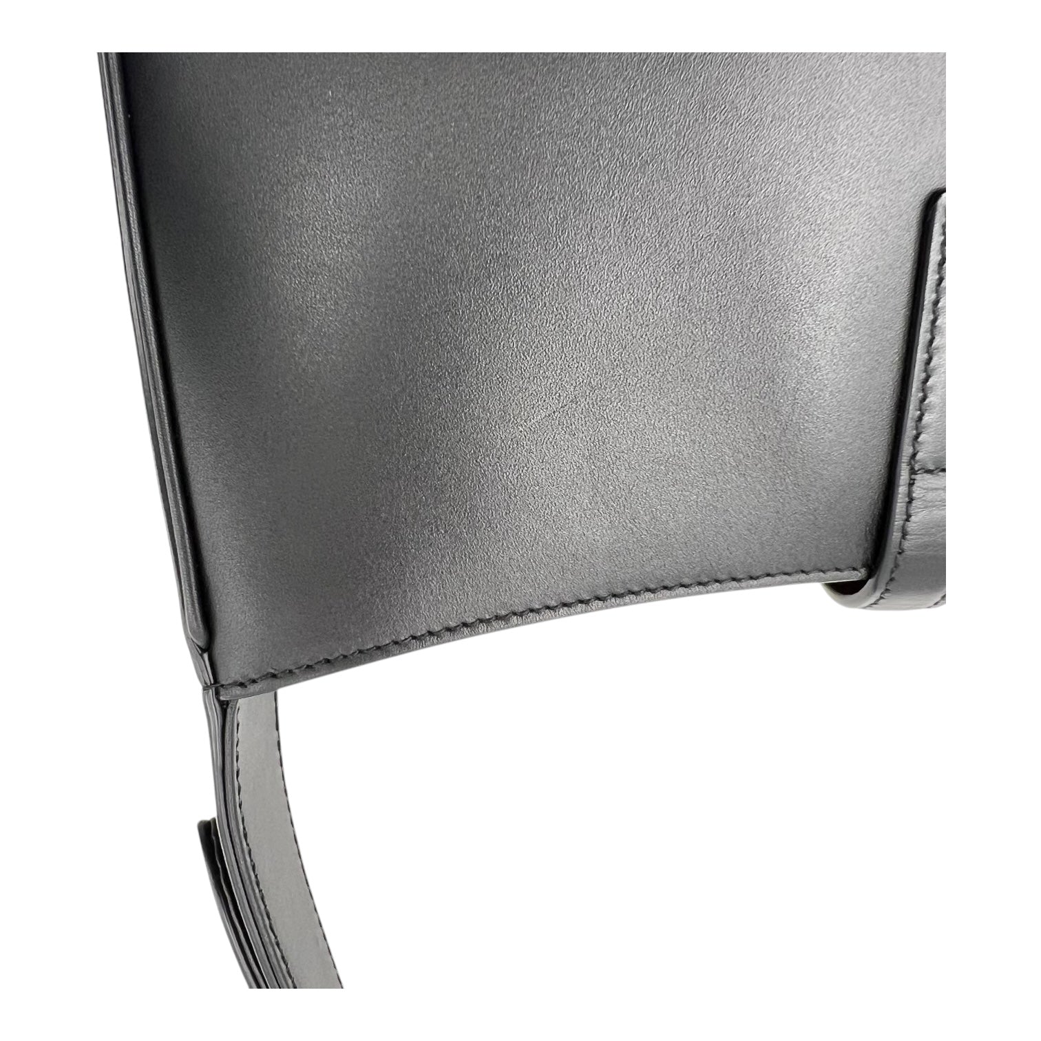 Saint Laurent Le 5 A 7 Shoulder Bag Black in Calfskin, Gold hardware_9
