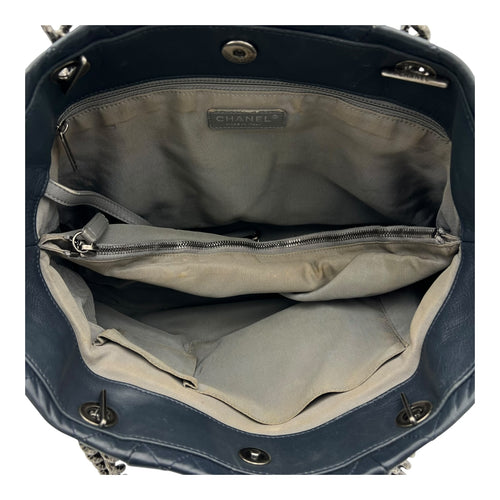 Chanel CC Shoulder Bag Blue in Calfskin, Ruthenium hardware_6