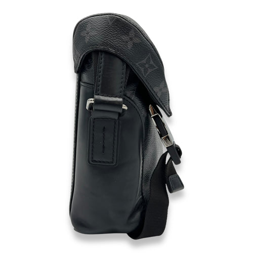 Louis Vuitton Voyager Messenger MM Black in Canvas, Silver hardware_3