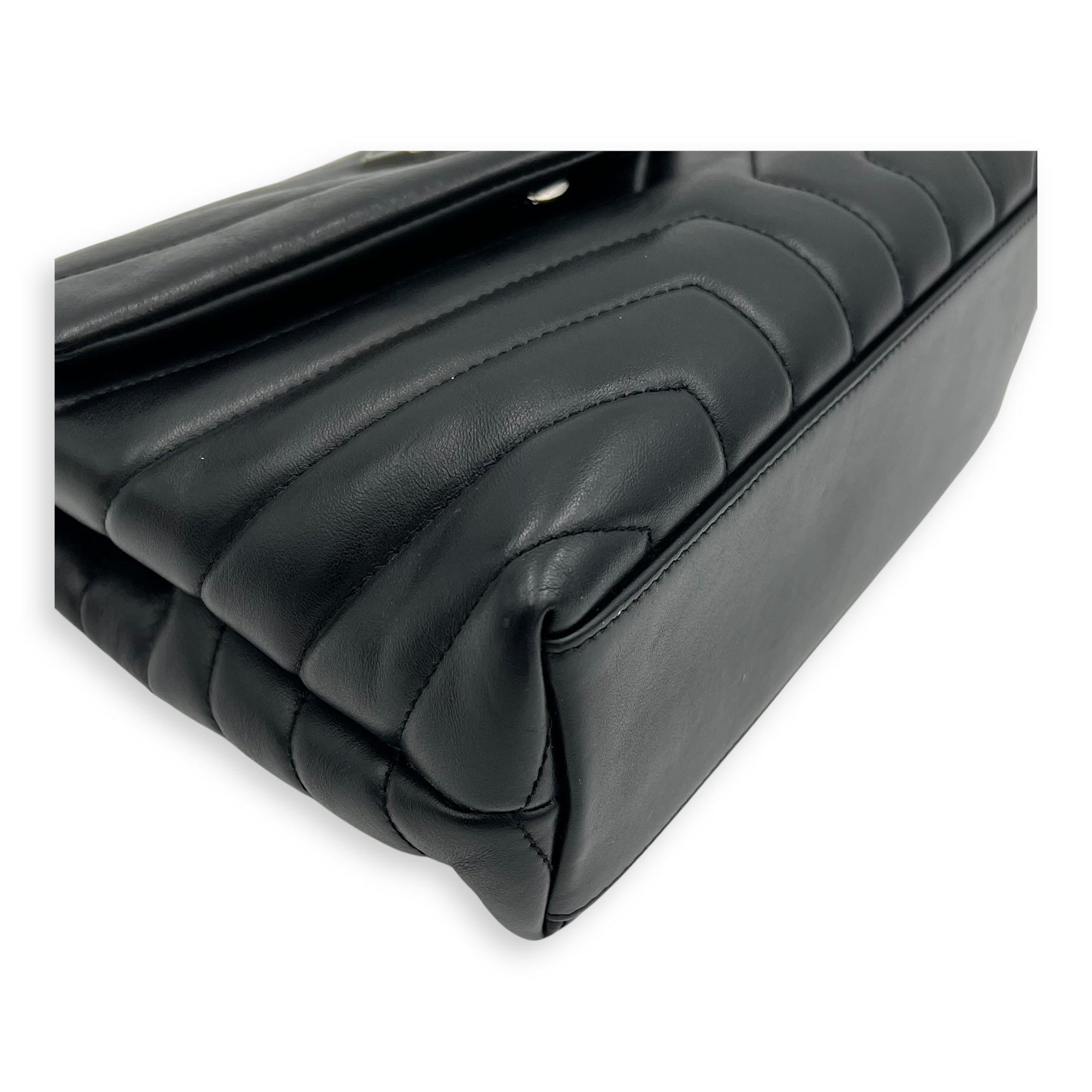 Saint Laurent Loulou Small Black Shoulder Bag in Calfskin, Silver hardware_8