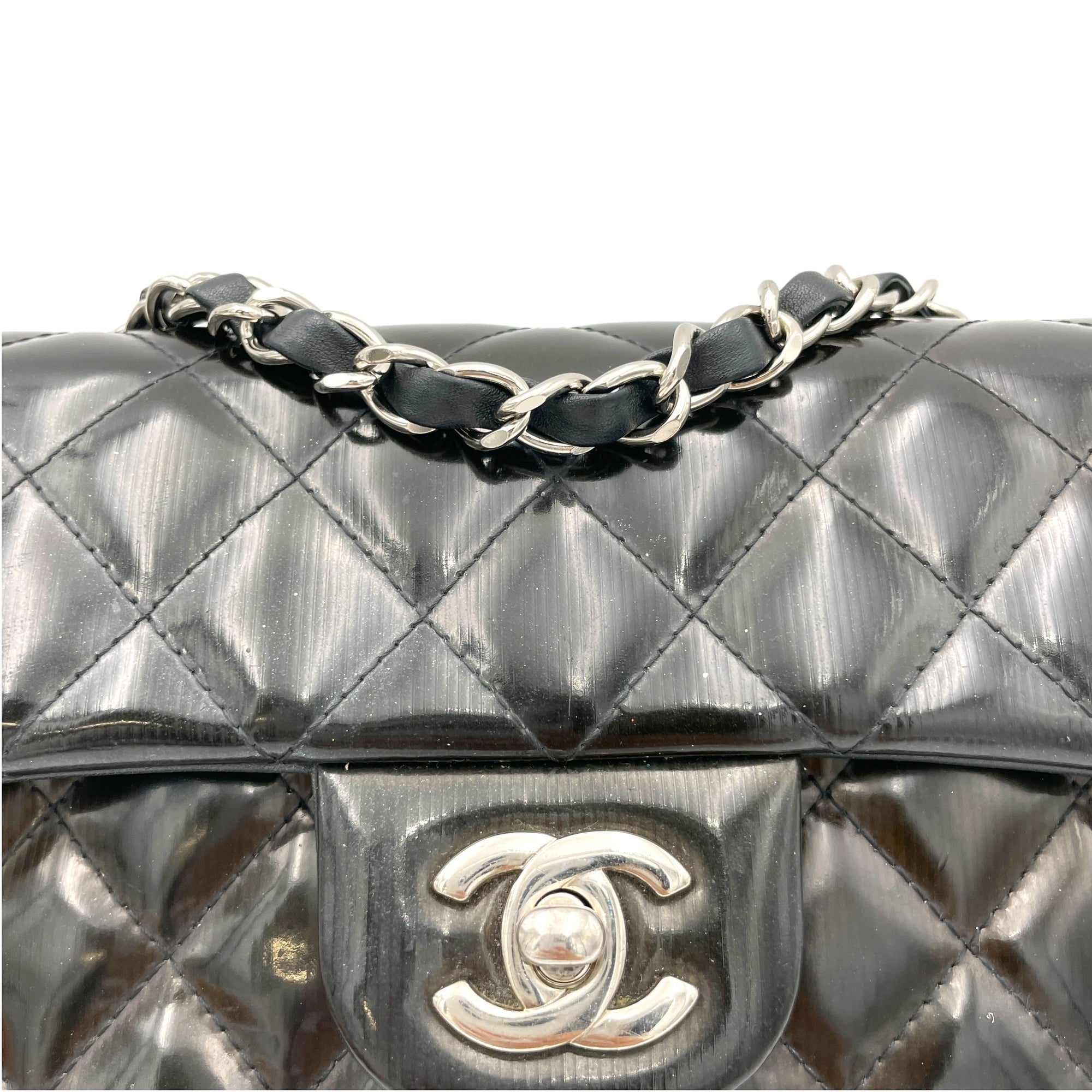 Classic Flap Gradient Black Crossbody Bag in Patent Leather, Silver hardware