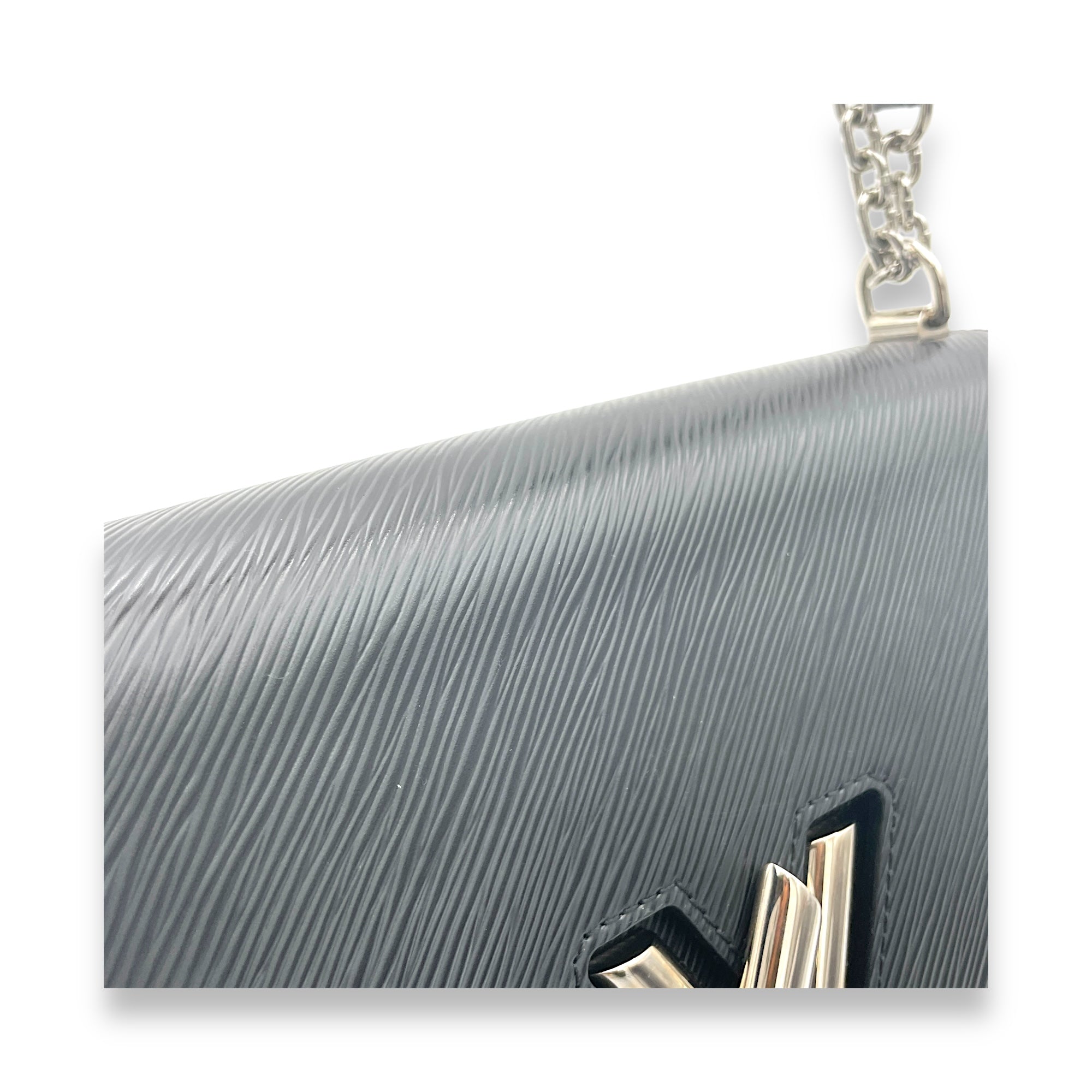 Twist MM Black Shoulder Bag in Epi Leather, Silver hardware