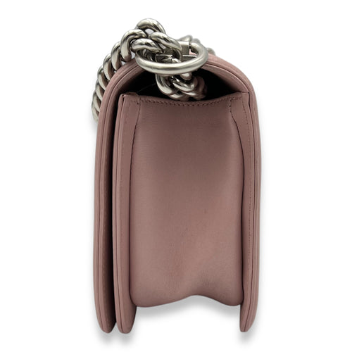 Chanel Boy Crossbody Bag Medium Pink in Calfskin, Silver hardware_4