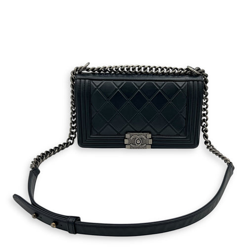Chanel Boy Medium Blue Shoulder Bag in Lambskin, Ruthenium hardware_18
