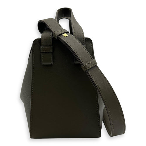 Loewe Hammock Compact Green Bucket Bag in Calfskin, Gold hardware_2