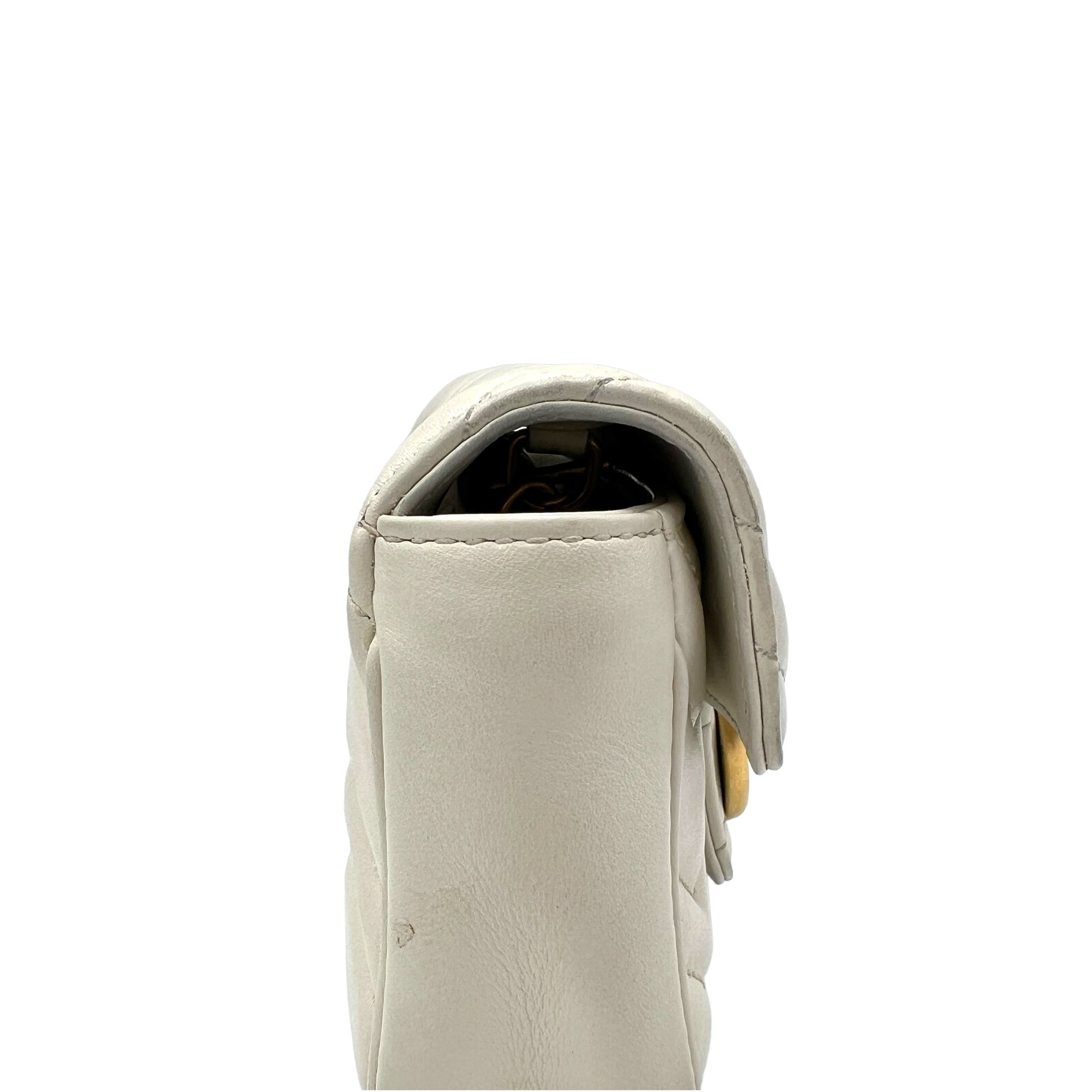 GG Marmont White Crossbody Bag in Calfskin, Gold hardware