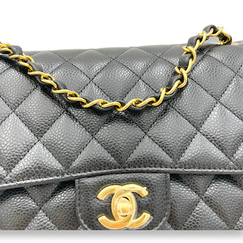 Classic Shoulder Bag Medium Black in Caviar Leather, Gold hardware