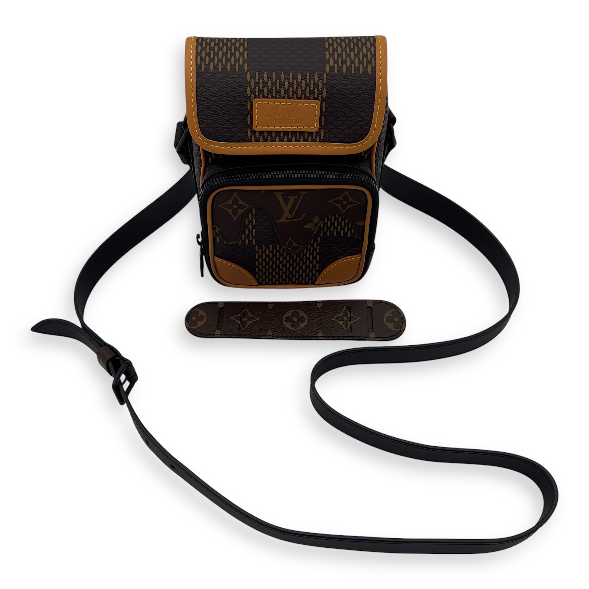 Louis Vuitton Nigo Amazone Brown Crossbody Bag in Monogram Coated Canvas, Lacquered Metal hardware_17