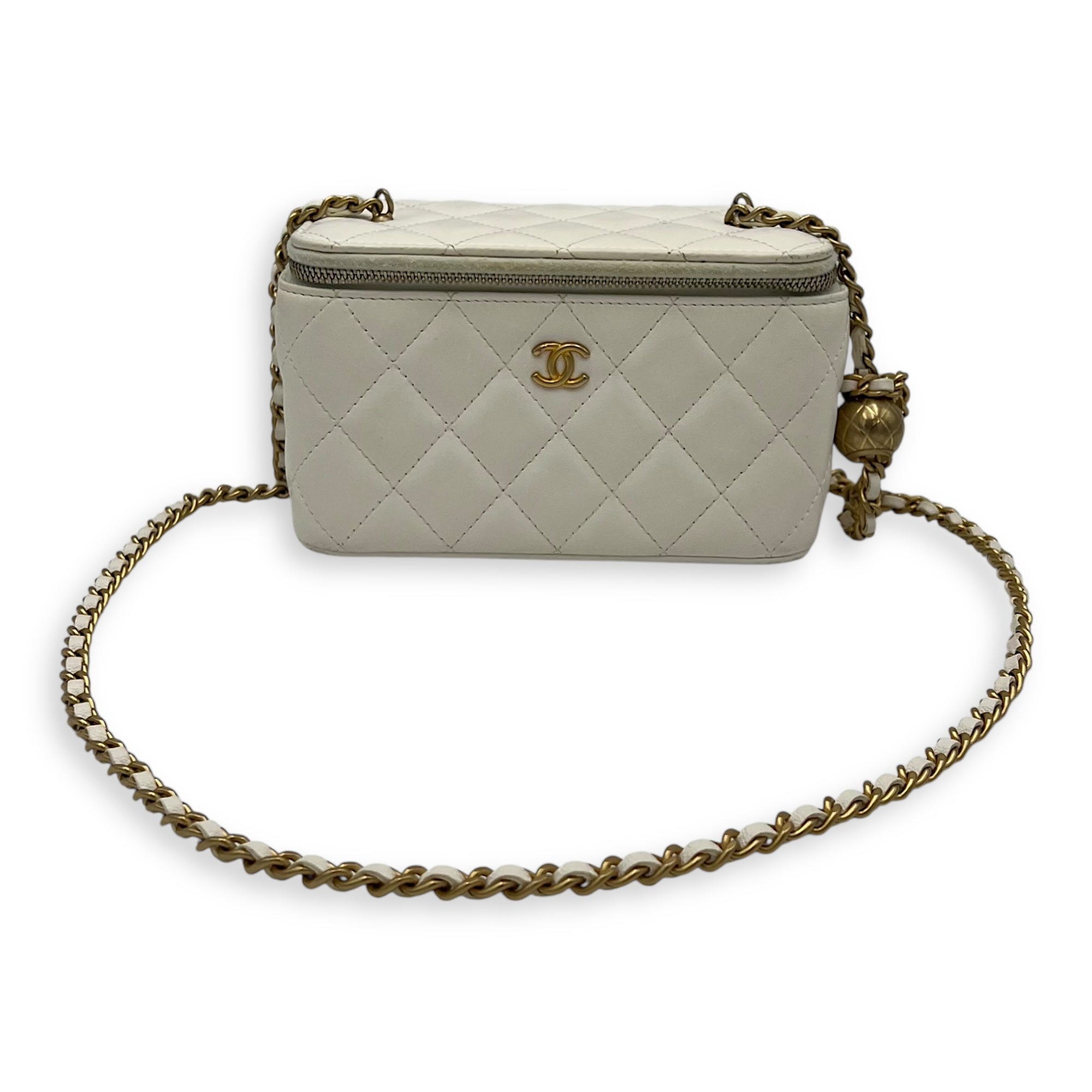 Chanel Pearl Crush Vanity Bag White in Lambskin, Gold hardware_9