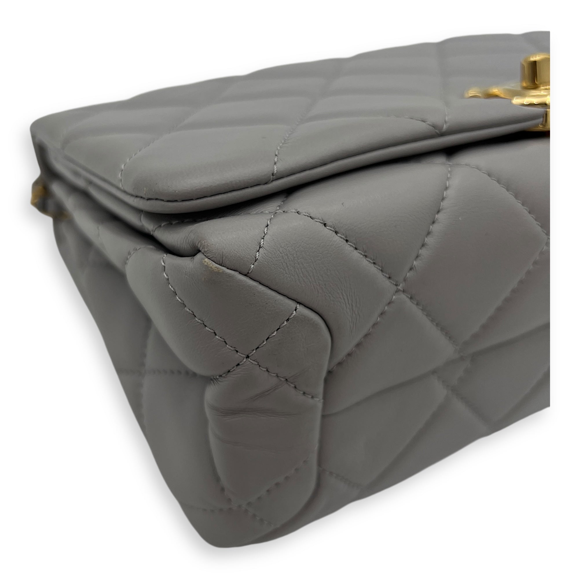 CC Crossbody Bag Grey in Lambskin, Gold hardware