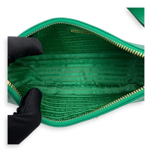 Prada Re-Edition Shoulder Bag Green in Saffiano Leather, Gold hardware_6