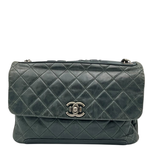 Chanel CC Crossbody Bag Green in Calfskin, Ruthenium hardware_1