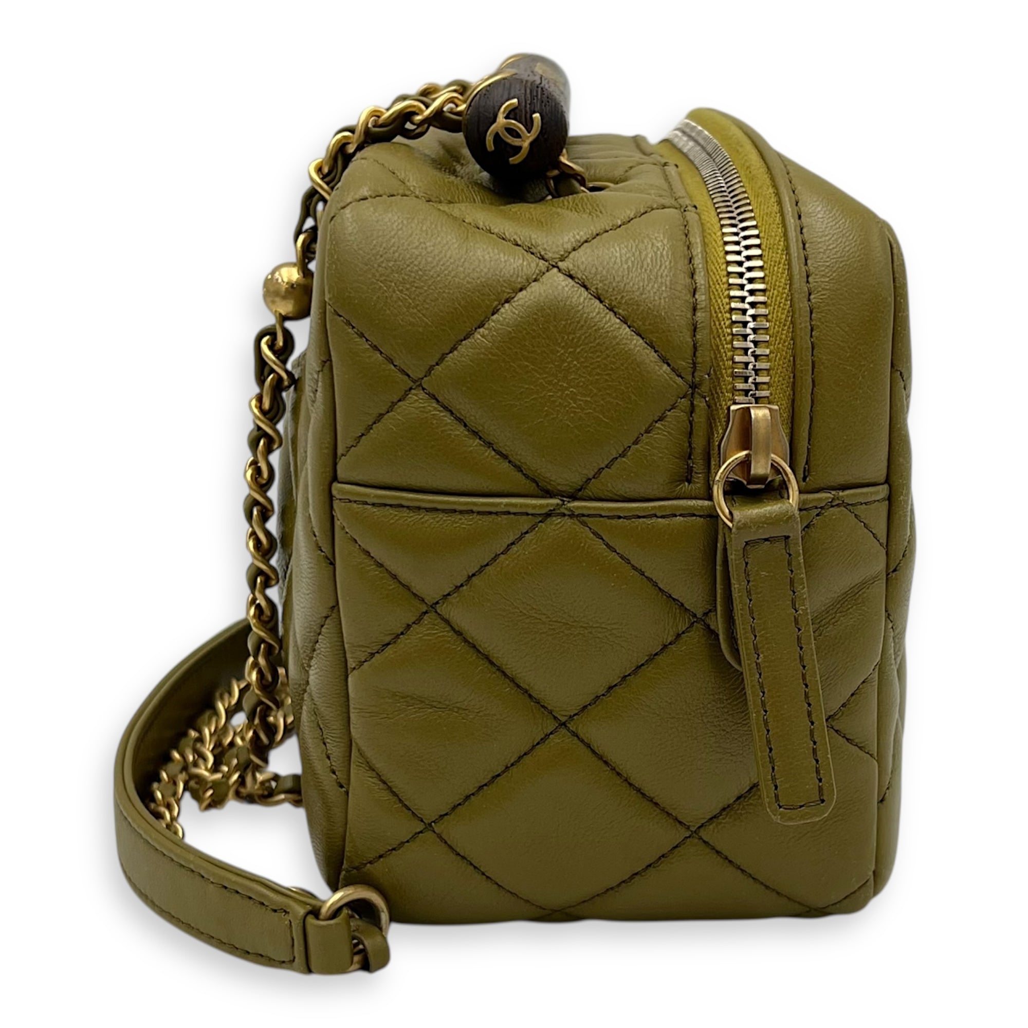 Chanel Wenge Wood Green Crossbody Bag in Lambskin, Gold hardware_3