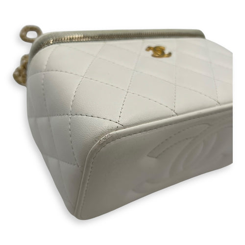 Chanel Pearl Crush Vanity Bag White in Lambskin, Gold hardware_8