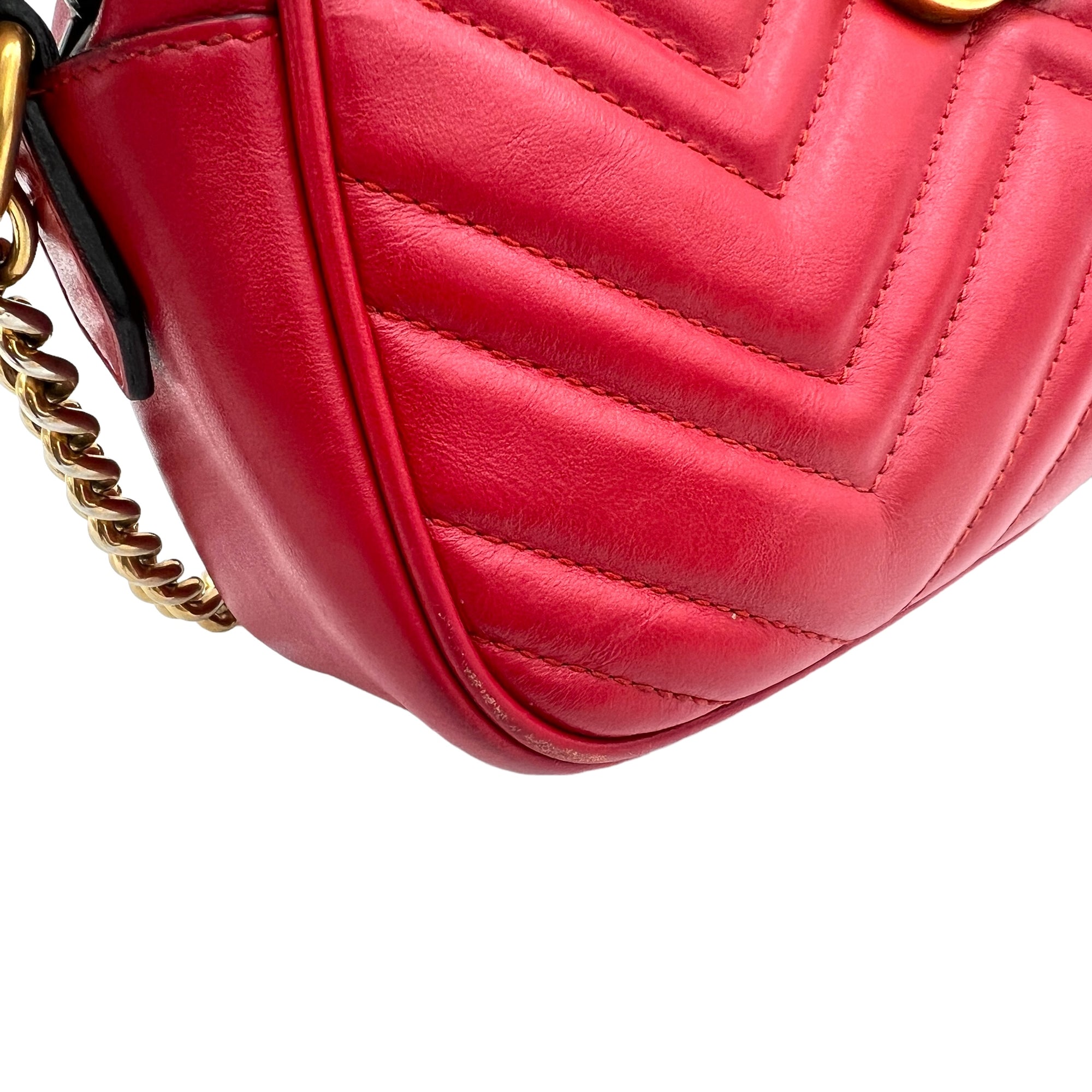 GG Marmont Small Red Crossbody Bag in Calfskin, Gold hardware