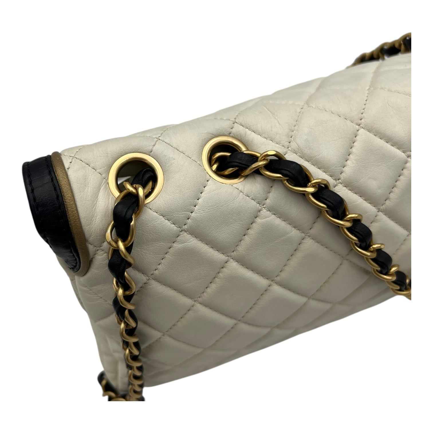 Others Shoulder Bag White in Calfskin, Gold hardware