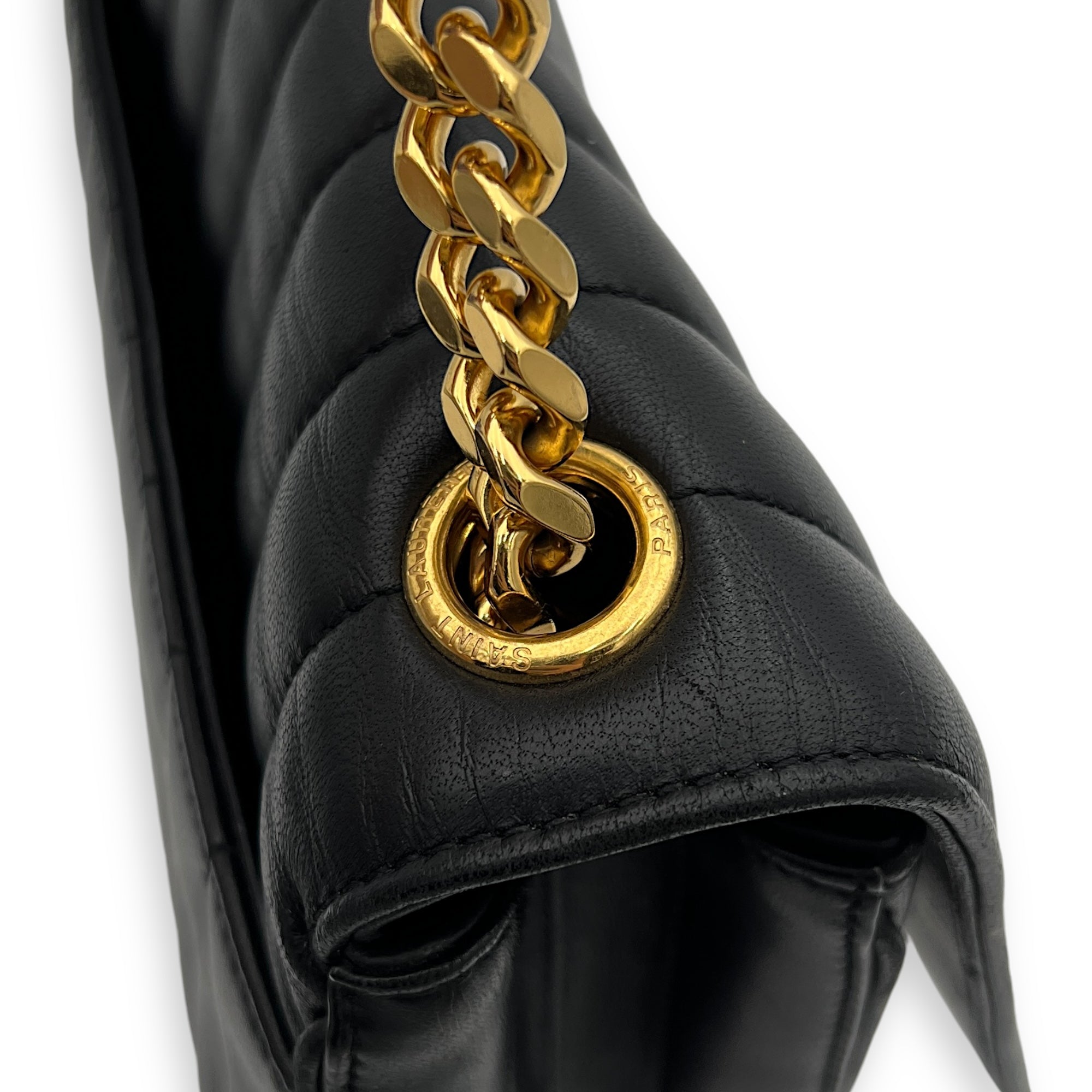 Vicky Shoulder Bag Black in Calfskin, Gold hardware