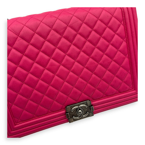 Chanel Boy Large Pink Shoulder Bag in Lambskin, Ruthenium hardware_9