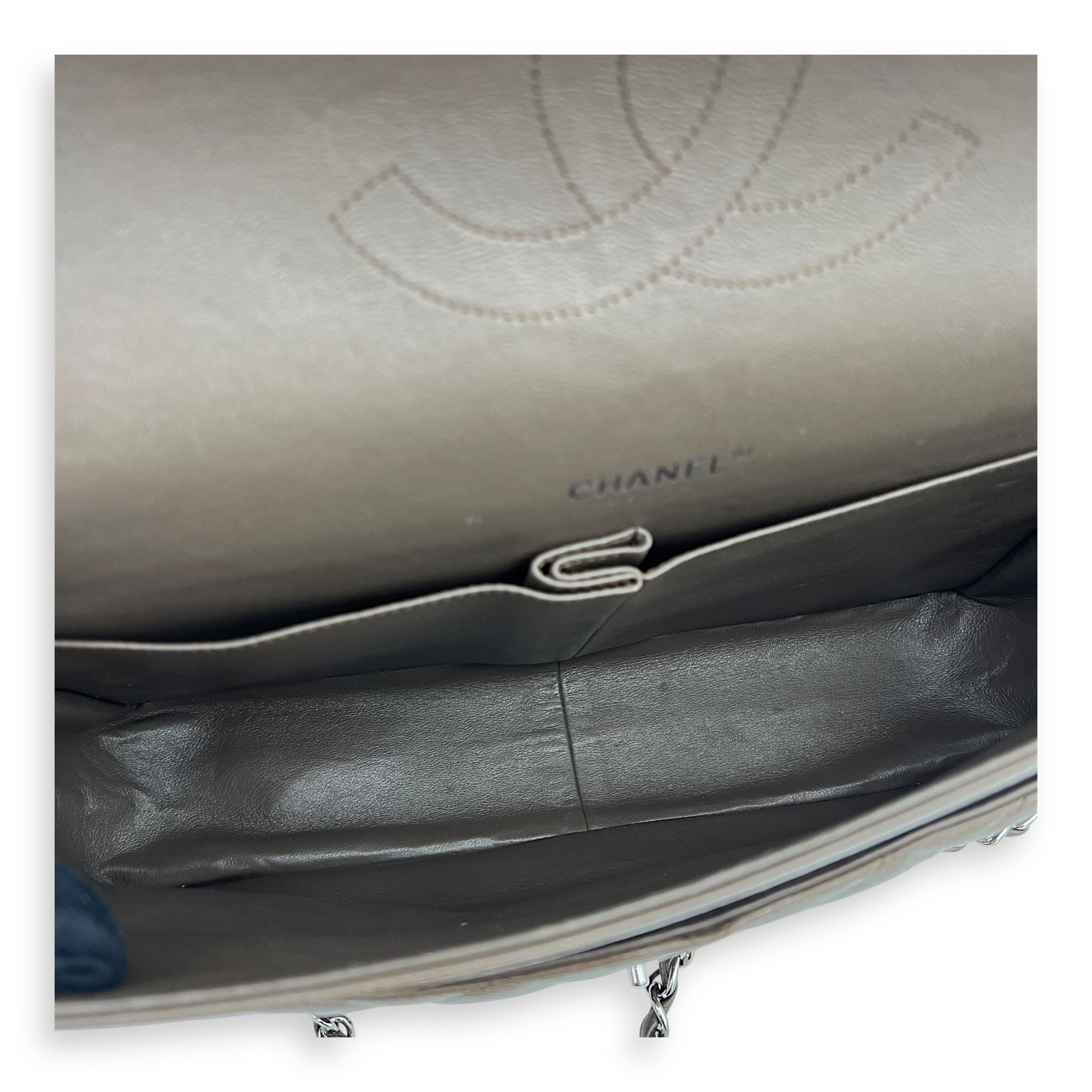 Chanel Classic Shoulder Bag Maxi Green in Caviar Leather, Silver hardware_6