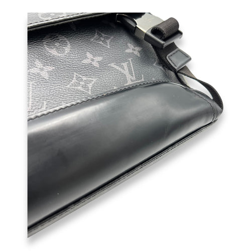 Louis Vuitton Voyager Messenger MM Black in Canvas, Silver hardware_7