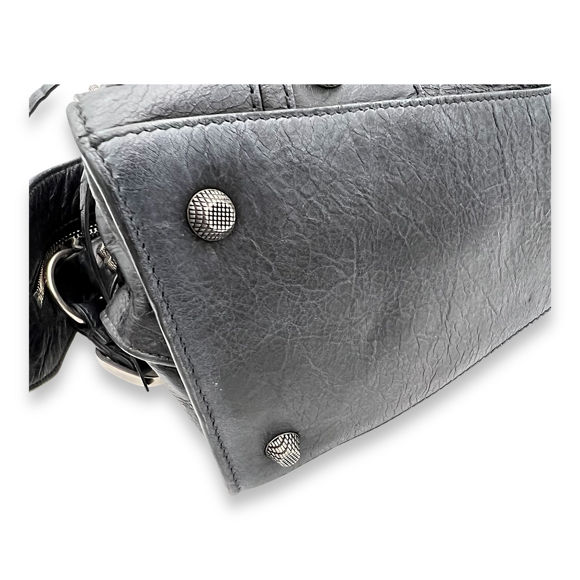 Balenciaga Neo Classic Top Handle Bag Black in Distressed Leather, Silver hardware_7