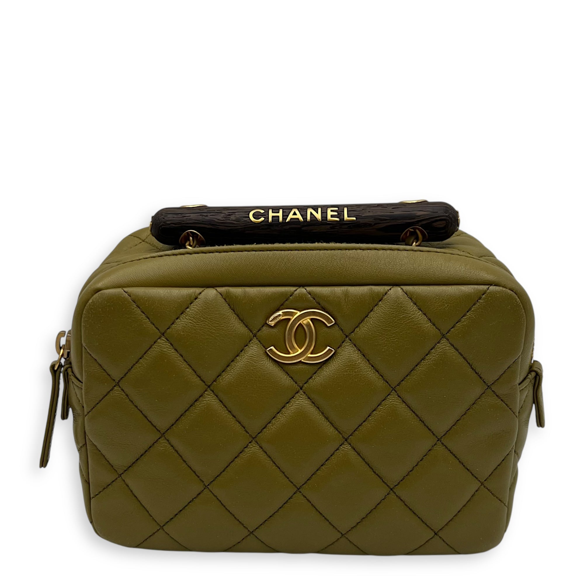 Chanel Wenge Wood Green Crossbody Bag in Lambskin, Gold hardware_1