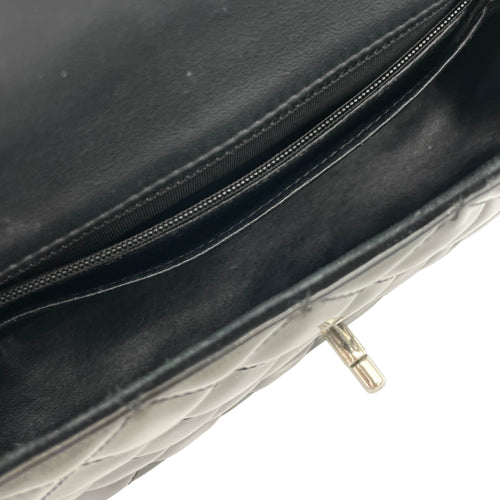 Classic Flap Gradient Black Crossbody Bag in Patent Leather, Silver hardware