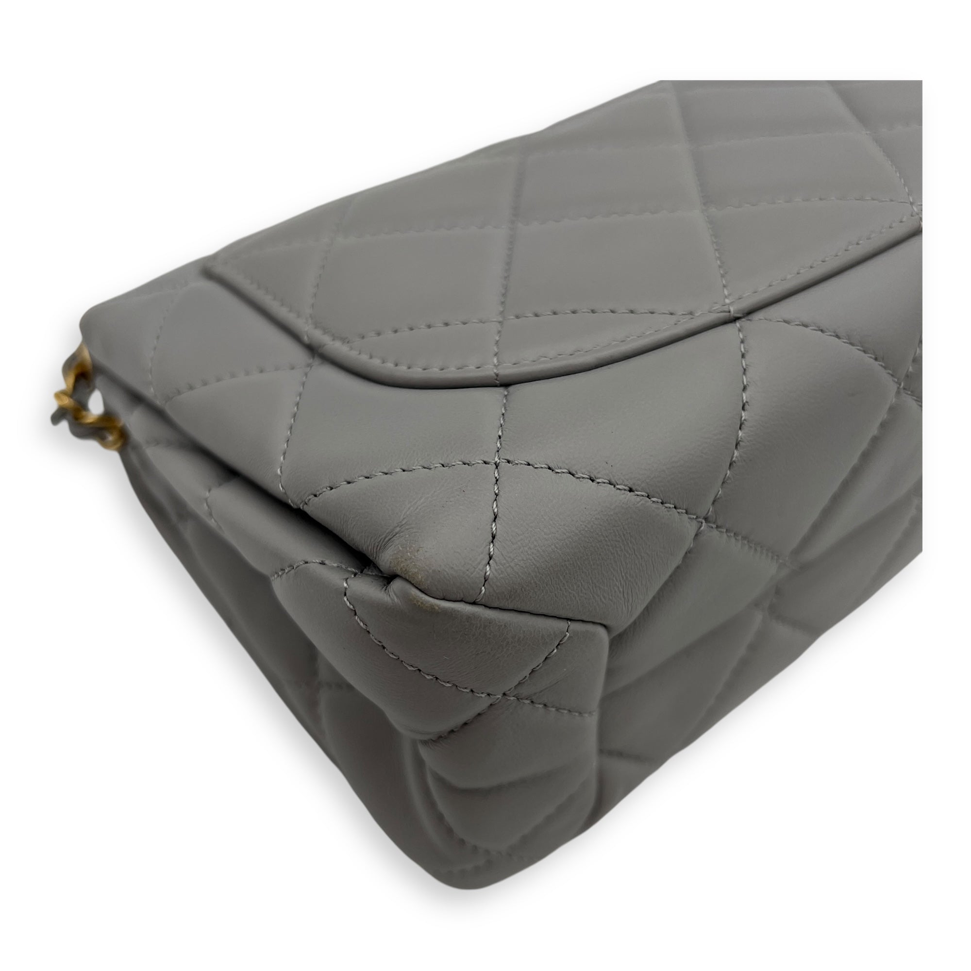 CC Crossbody Bag Grey in Lambskin, Gold hardware