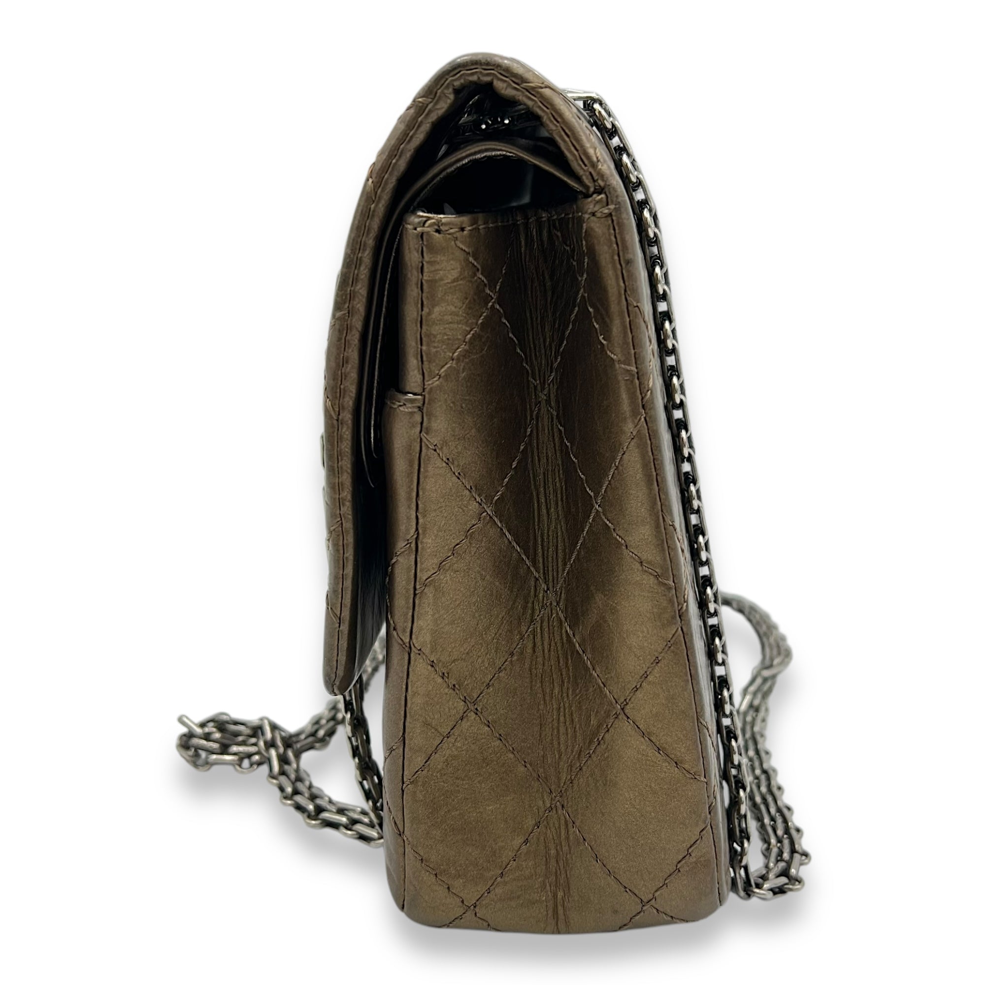 Chanel 2.55 226 Gold Shoulder Bag in Calfskin, Silver hardware_4