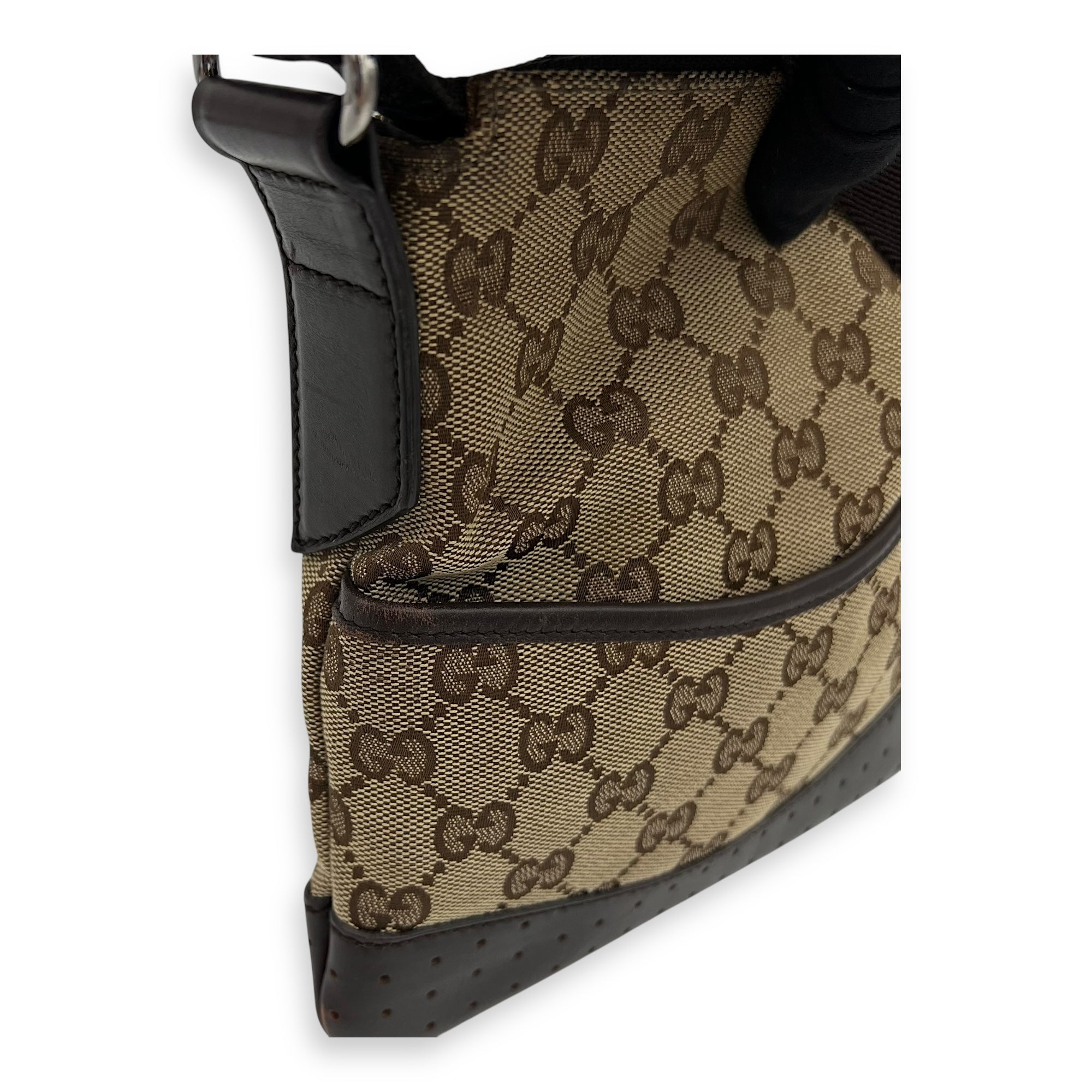 Gucci GG Crossbody Bag Brown in Canvas, Silver hardware_11