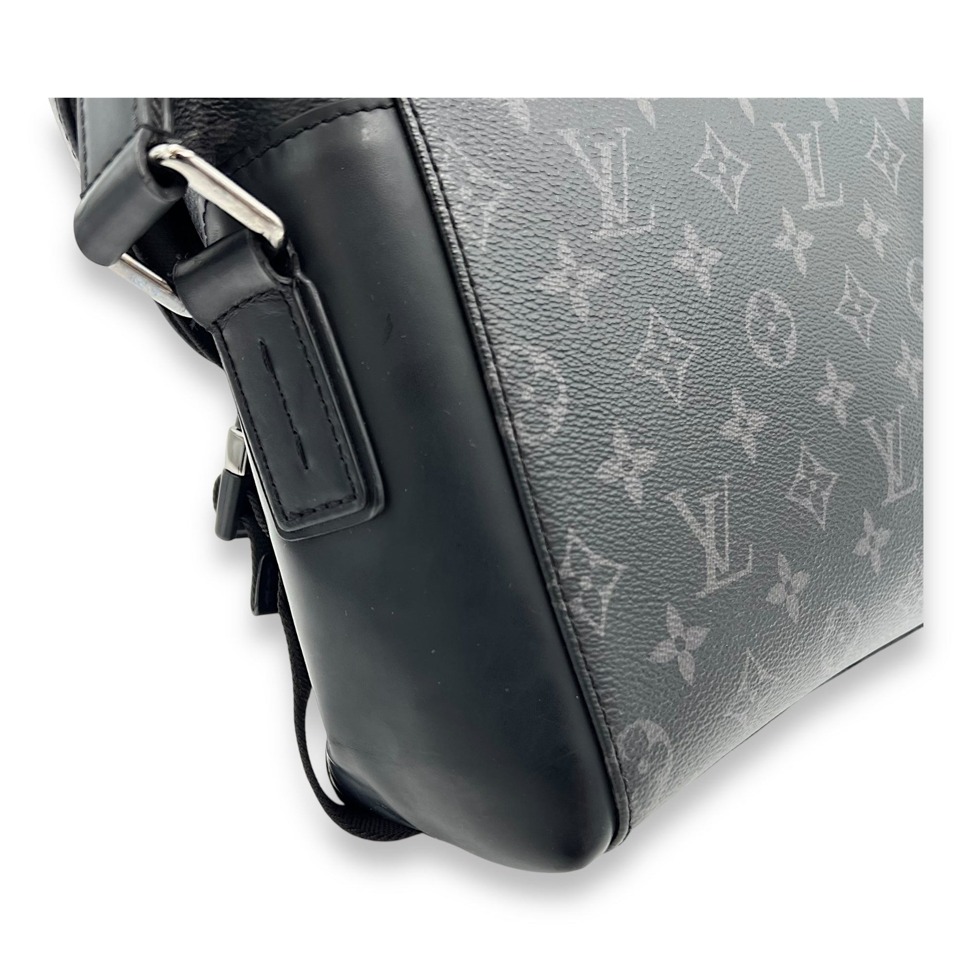 Louis Vuitton Voyager Messenger MM Black in Canvas, Silver hardware_8