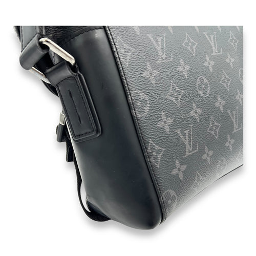 Louis Vuitton Voyager Messenger MM Black in Canvas, Silver hardware_8