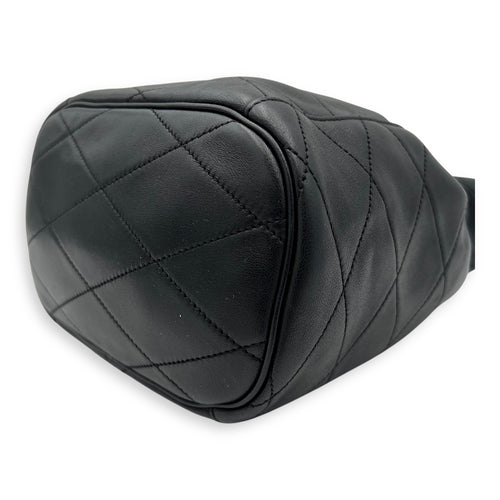 Saint Laurent Le Mallion Bucket Bag Black in Lambskin, Gold hardware_8