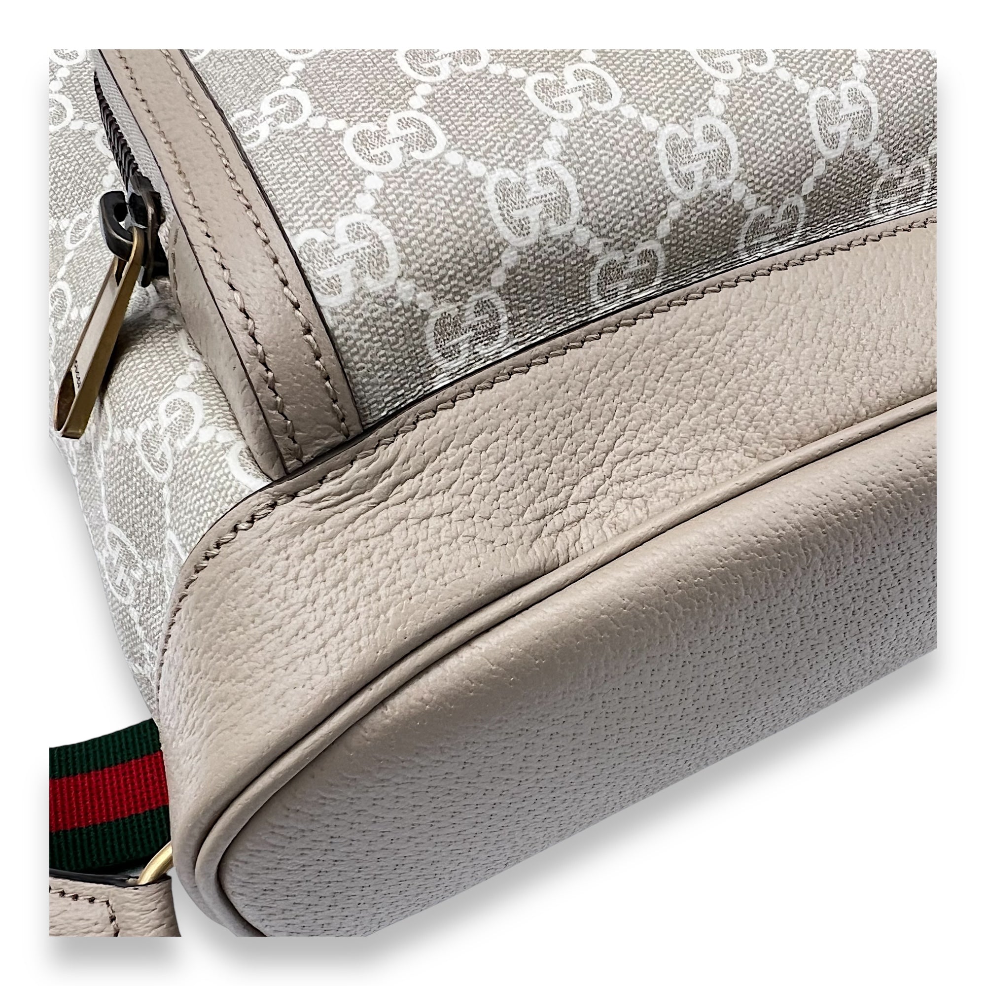 Gucci GG Supreme White Backpack in Coated Canvas, Gold hardware_7