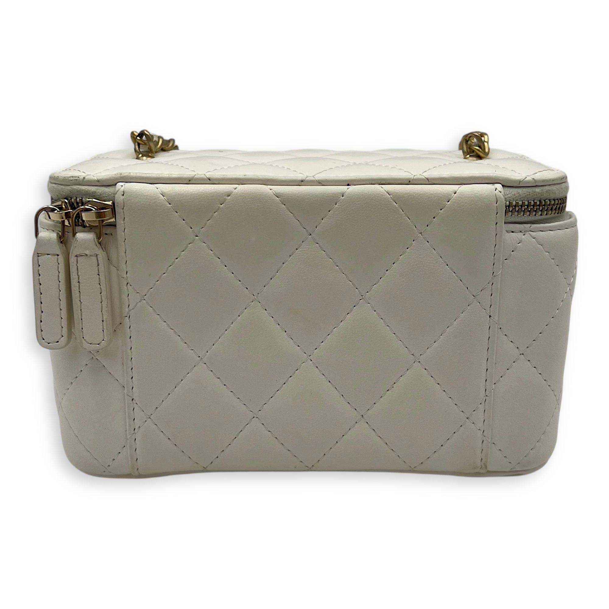 Chanel Pearl Crush Vanity Bag White in Lambskin, Gold hardware_2