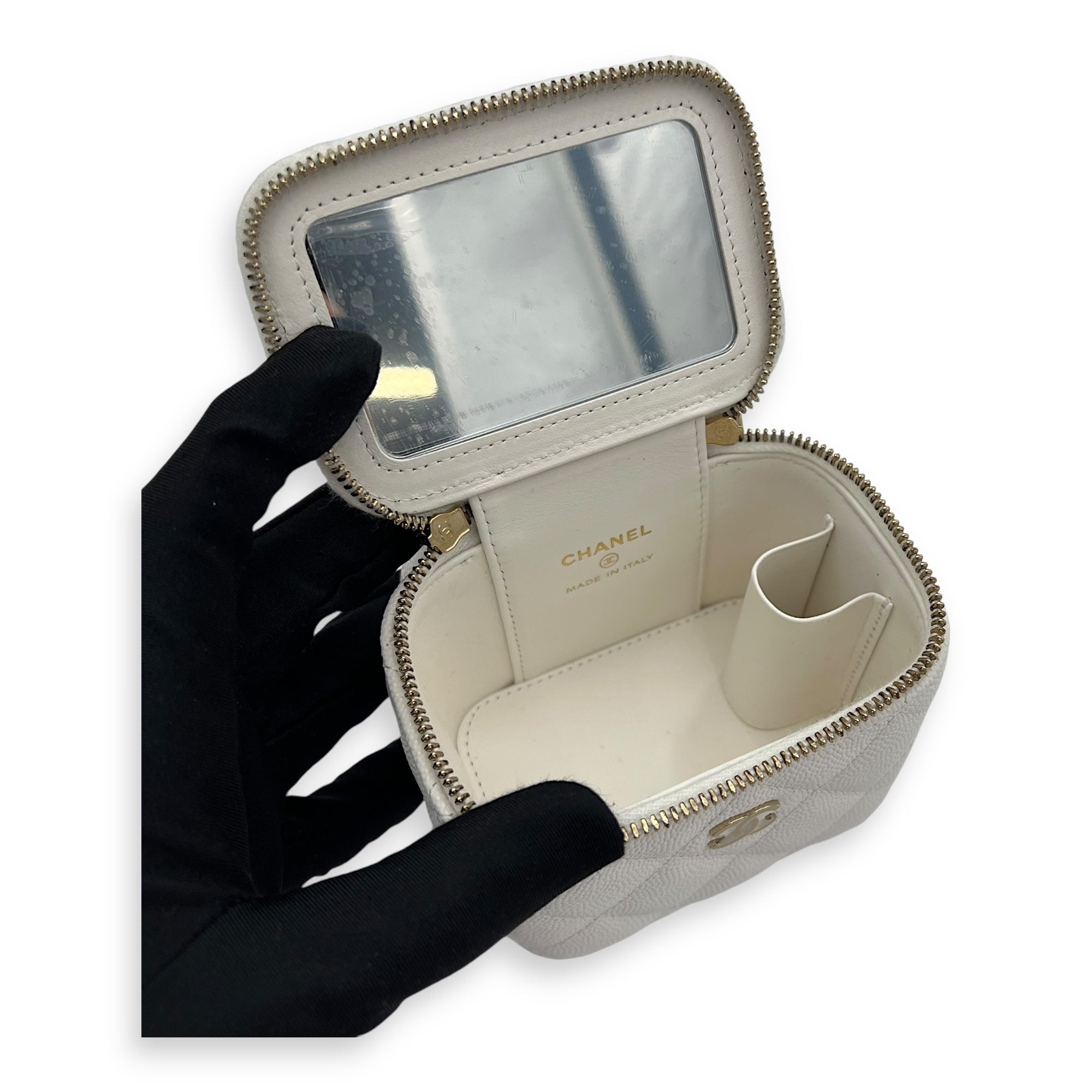 CC Vanity Bag White in Caviar Leather, Gold hardware